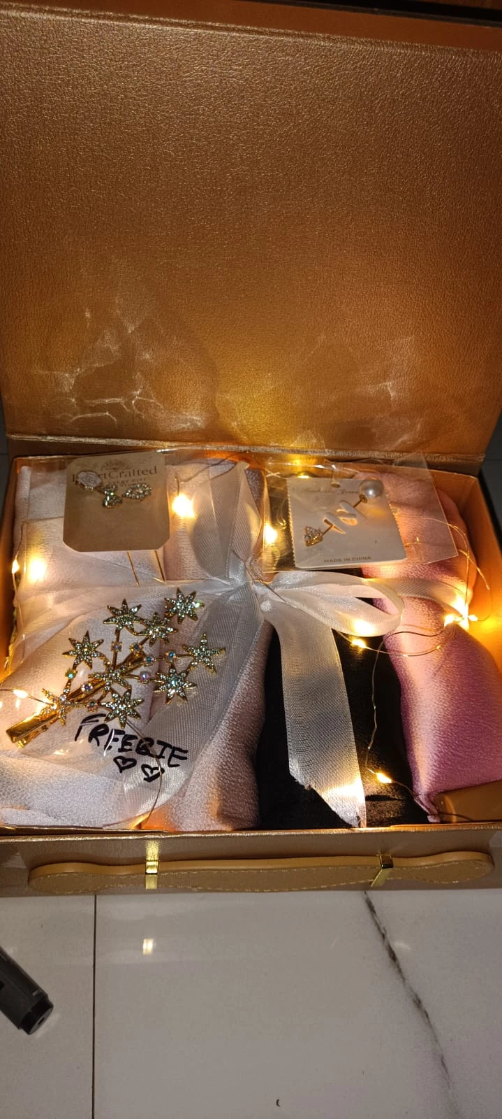 Hijab hamper image 1